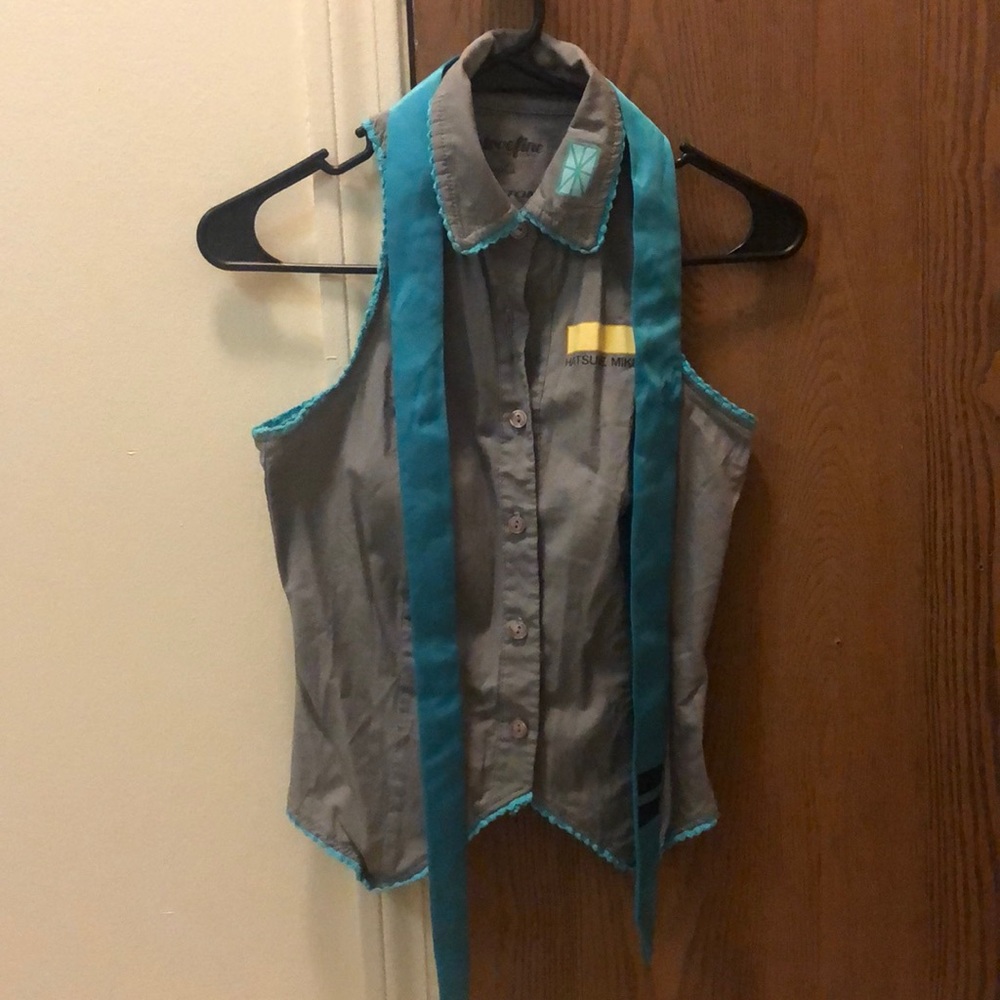 Hatsune Miku shirt and tie